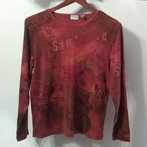 Printed long sleeved tee.